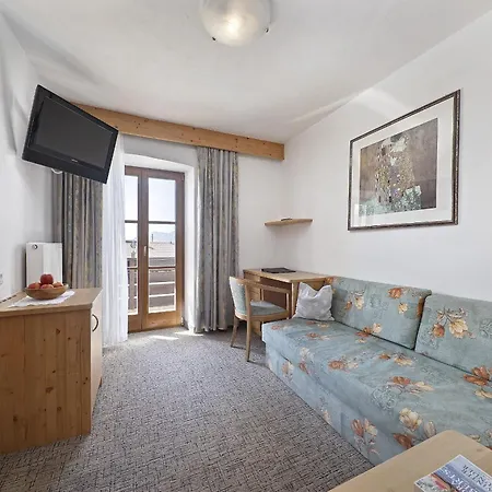 Garni-Hotel Tritscherhof Tirolo Exterior photo