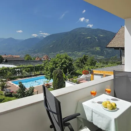 Garni-Hotel Tritscherhof Tirolo Exterior photo
